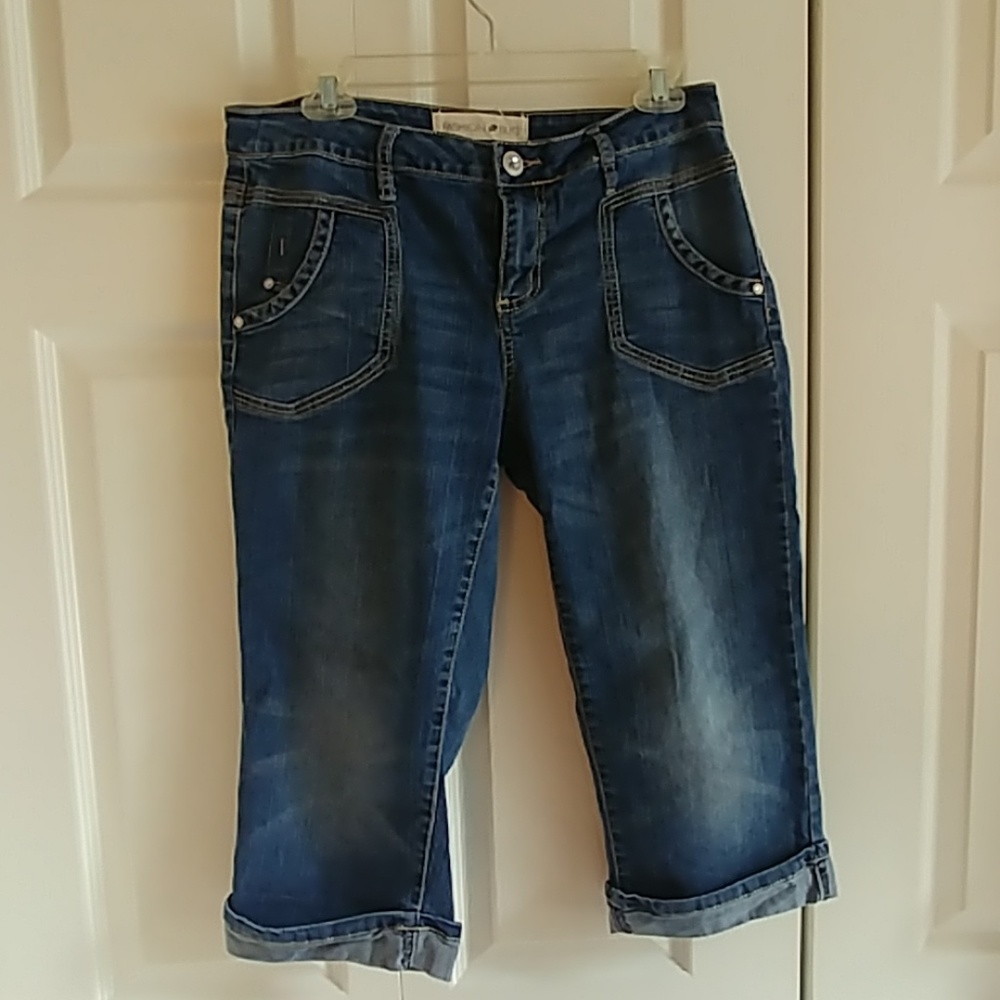 Fashion Bug denim capris, size 6